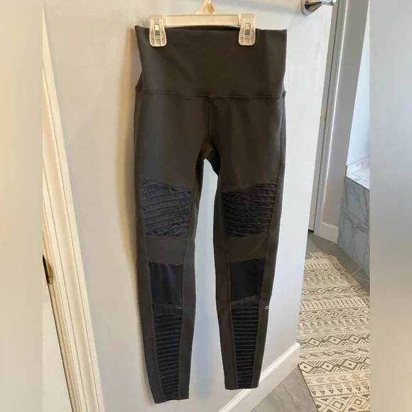 ALO Yoga dark gray Moto Leggings size medium - Picture 1 of 5